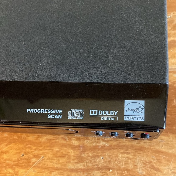 Magnavox DVD player- Model MDV2100 - Picture 6 of 6